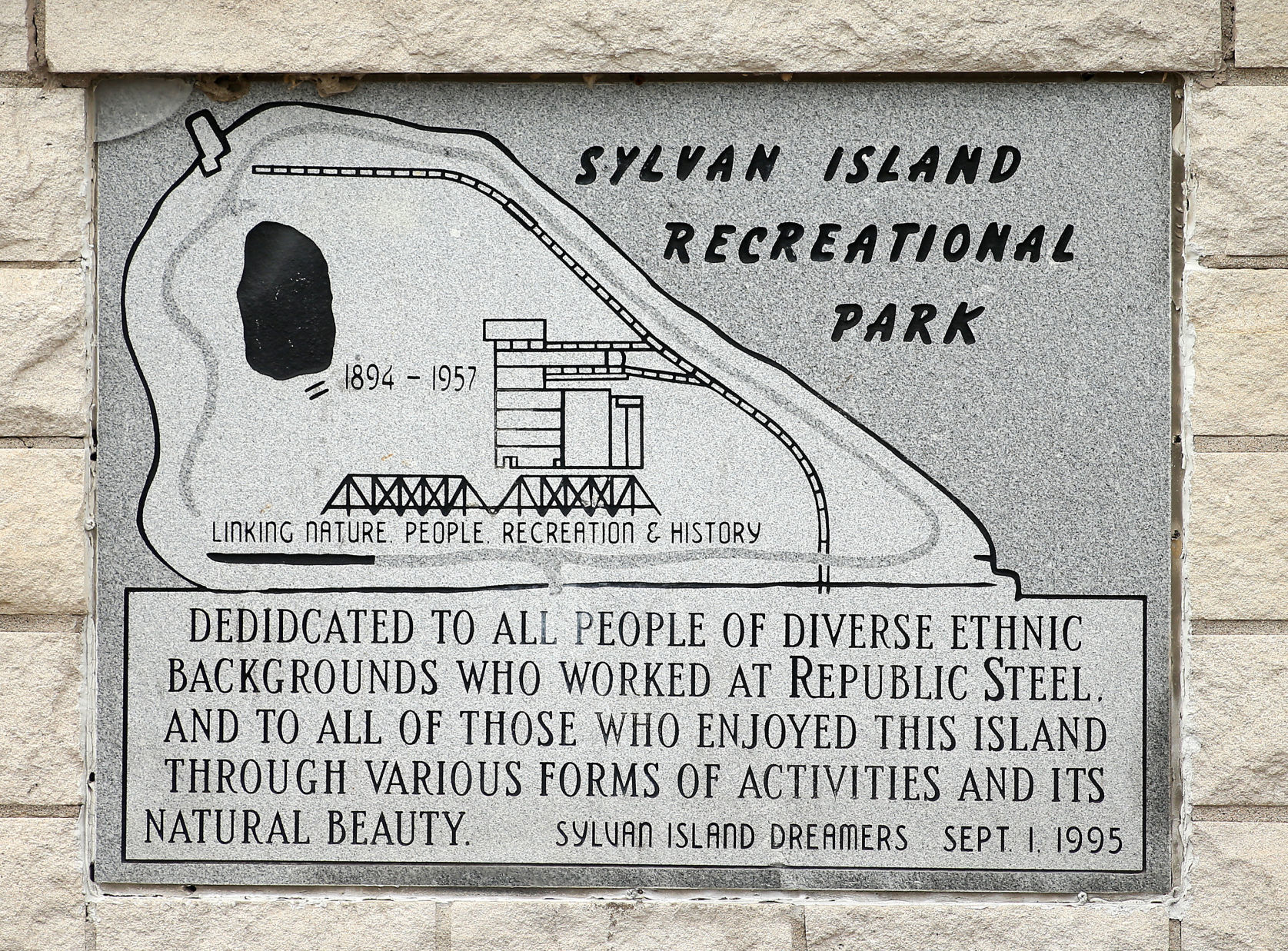 Sylvan Island sign